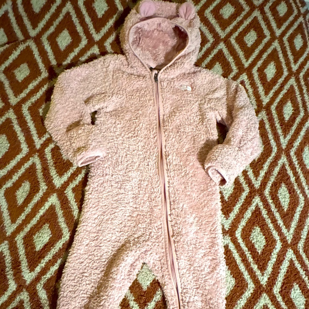 The North Face Toddler Girl Set - Pink Jacket, Onesie & Hat, Sizes all go to 2T - Picture 10 of 16